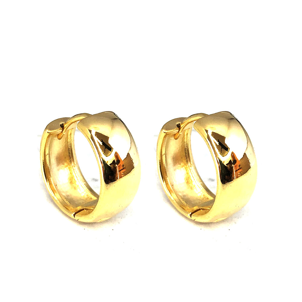 Brinco de Argola Pequena Lisa 12mm Banhado à Ouro, com banho de 5 milésimos.