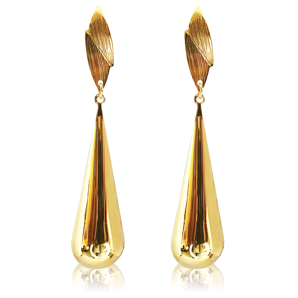 Brinco Grande Formato Gota Banhado à Ouro, com banho de 5 milésimos.