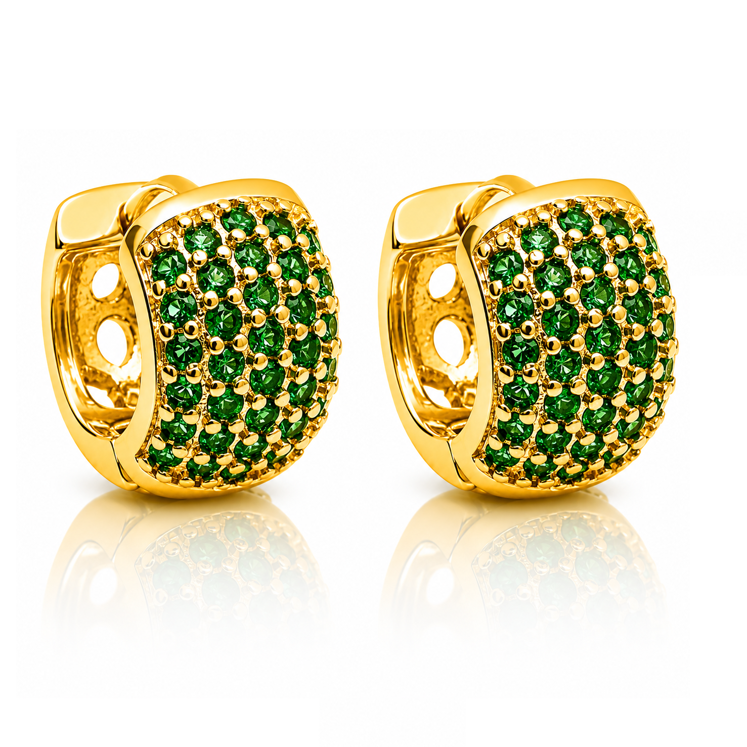Argolinha 12x8mm Micro Cravejada com 5 Fileiras de Zircônias Verde Esmeralda Banhado à Ouro